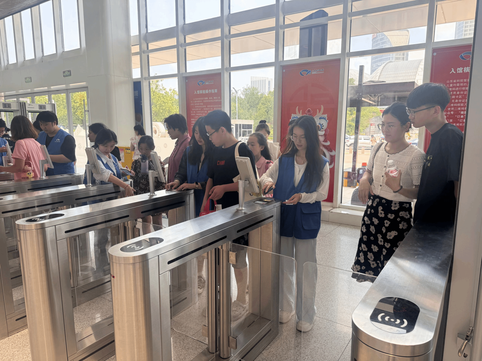 暑假“三下乡”社会实践|青春助科普，实践绽芳华——英国365集团“青春向基层，志愿筑微光”实践队